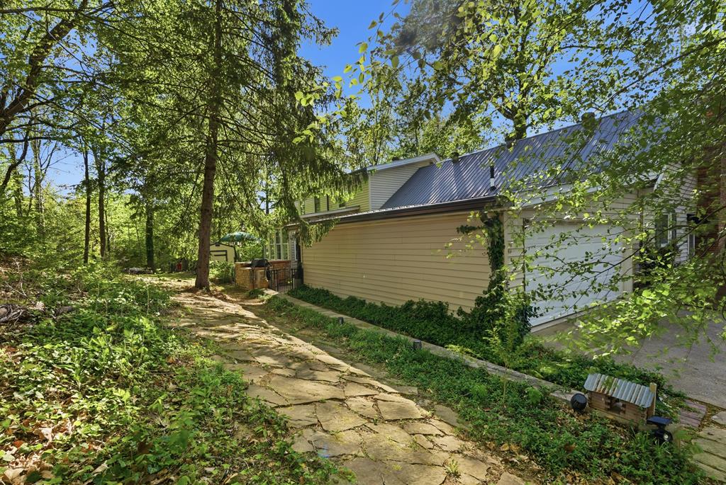 1439 Thomas Cir