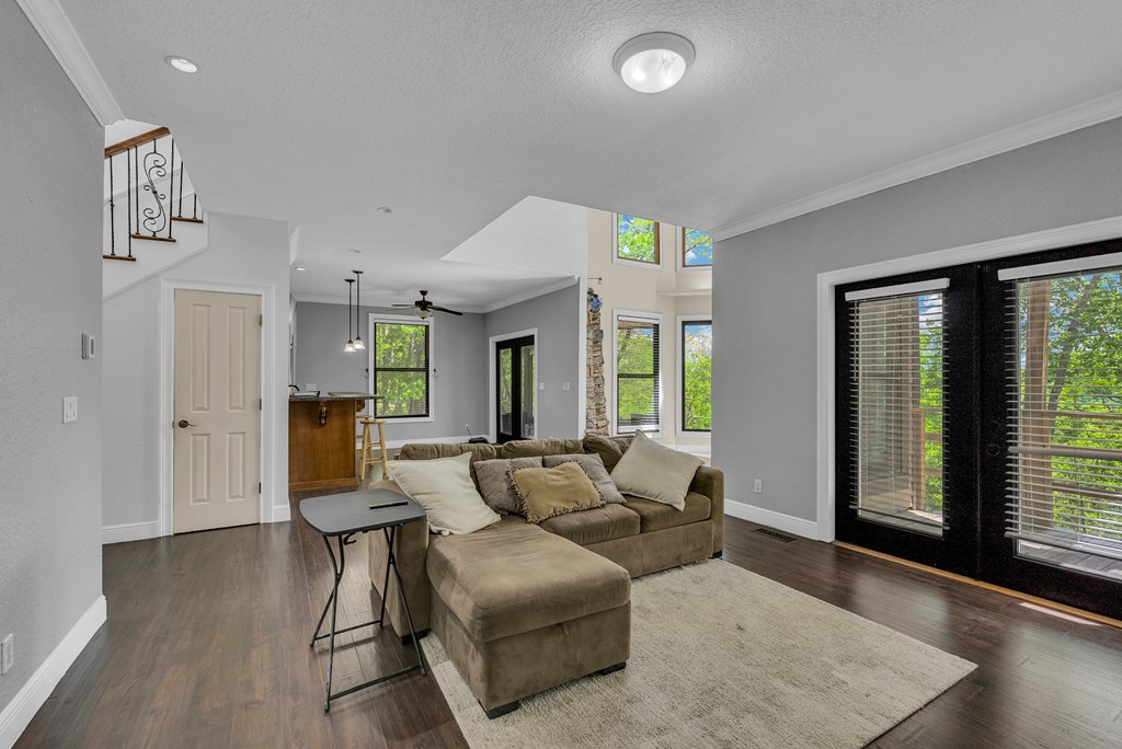 160 Eagles Bluff Cir