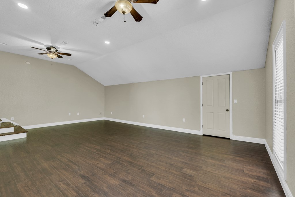 160 Eagles Bluff Cir