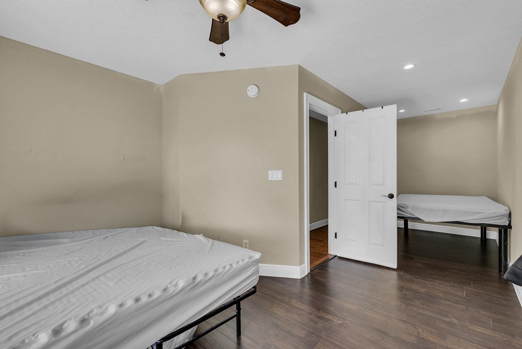 160 Eagles Bluff Cir