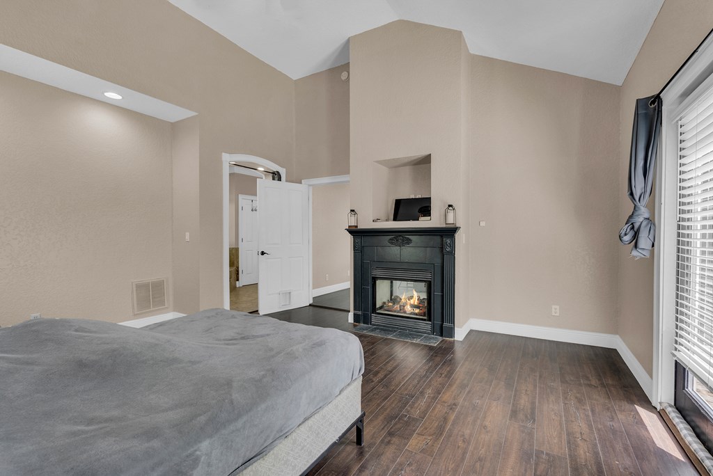 160 Eagles Bluff Cir