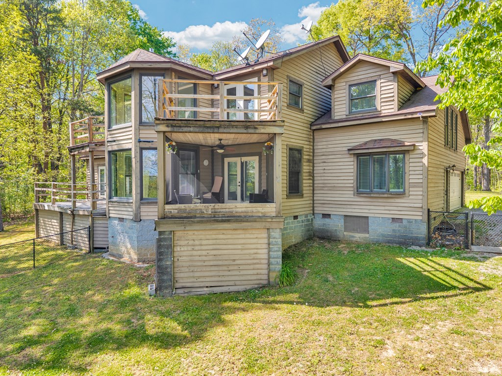 160 Eagles Bluff Cir