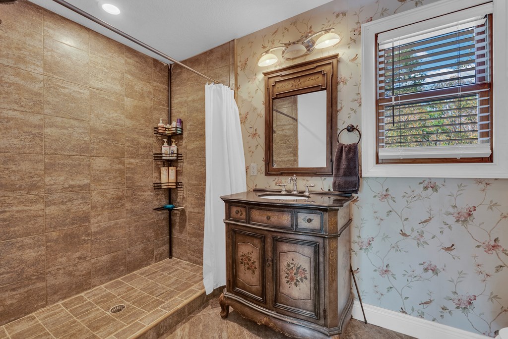 160 Eagles Bluff Cir