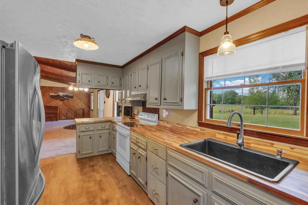1992 Locke Bend Rd