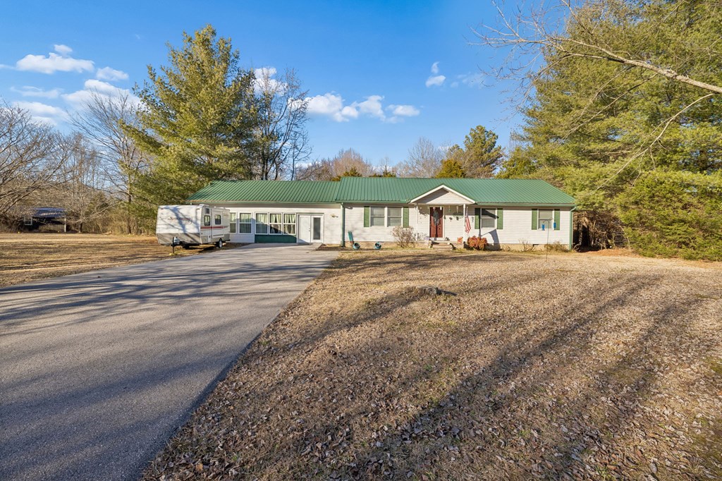 330 Deerfield Rd