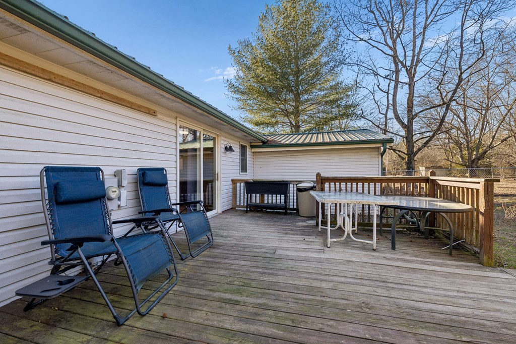 330 Deerfield Rd