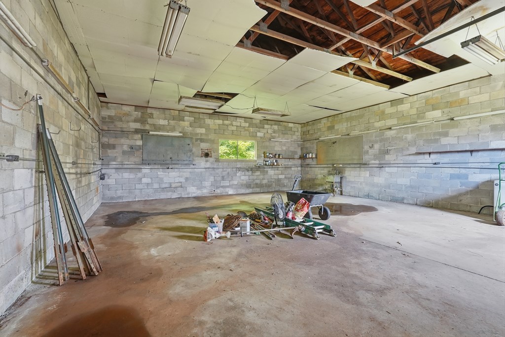 5360 Old Sparta Rd