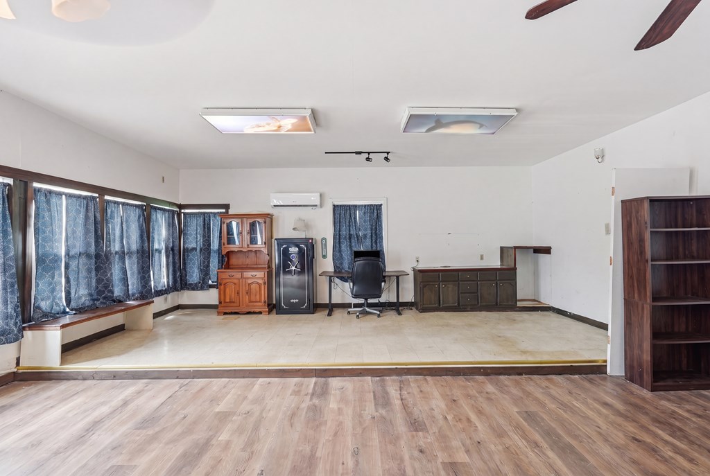 330 Deerfield Rd