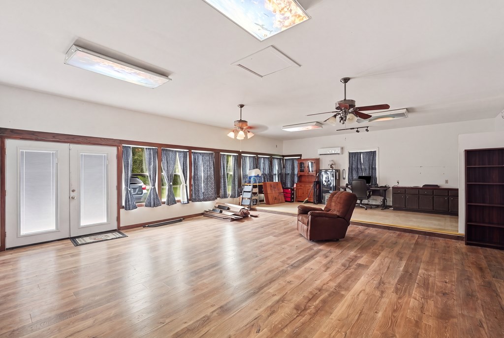 330 Deerfield Rd