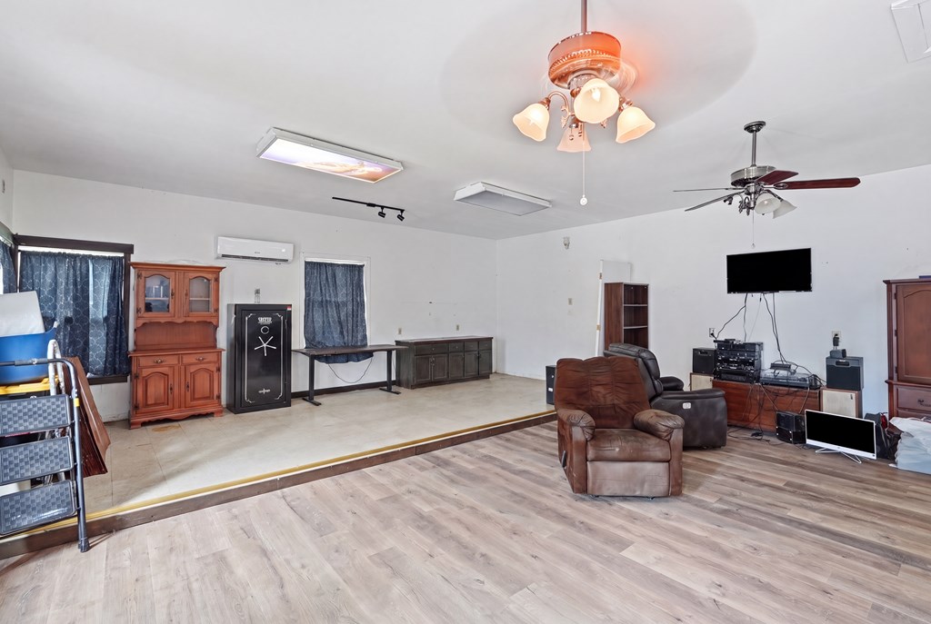 330 Deerfield Rd