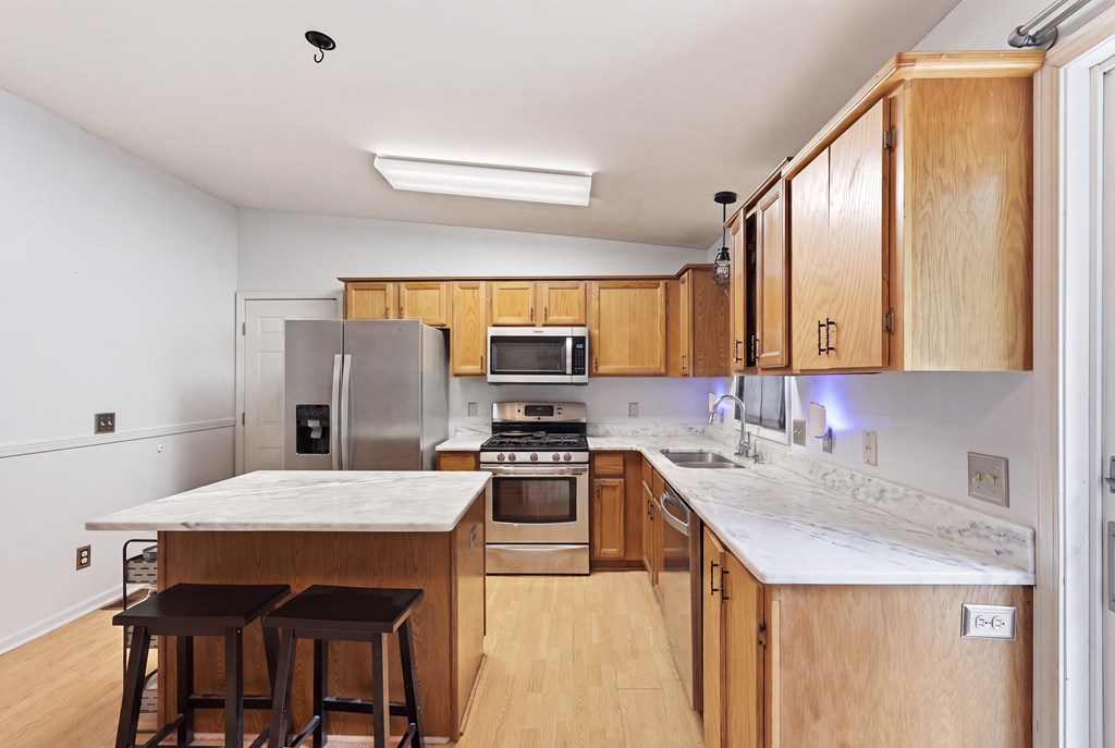 330 Deerfield Rd