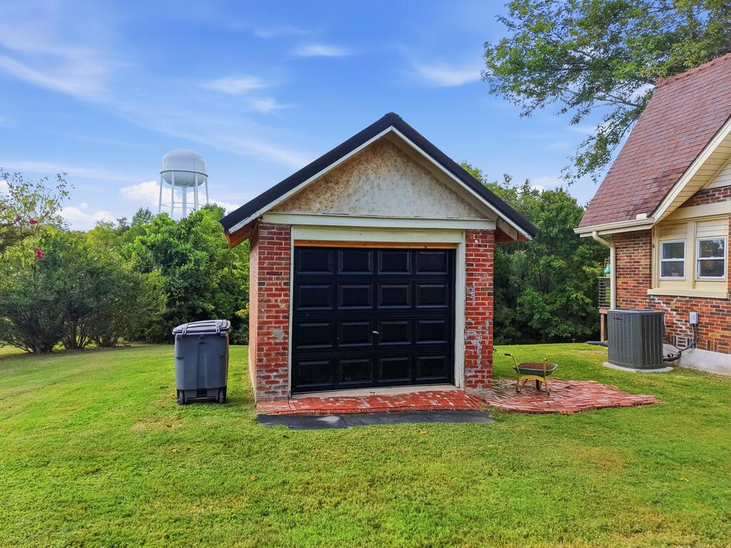 507 Lafayette Rd