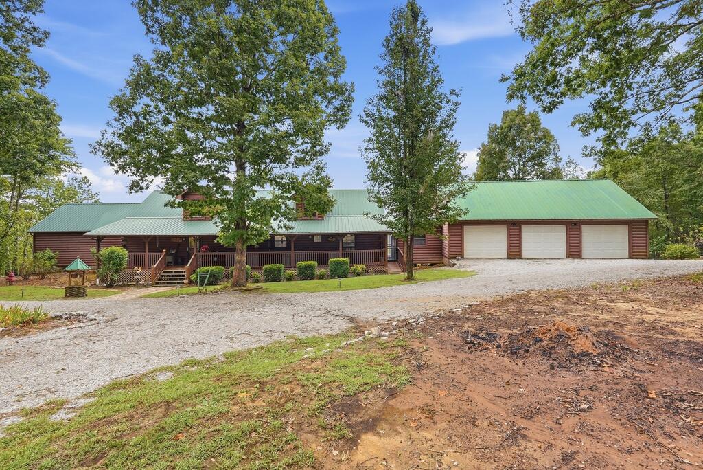 395 Hilltop Ln