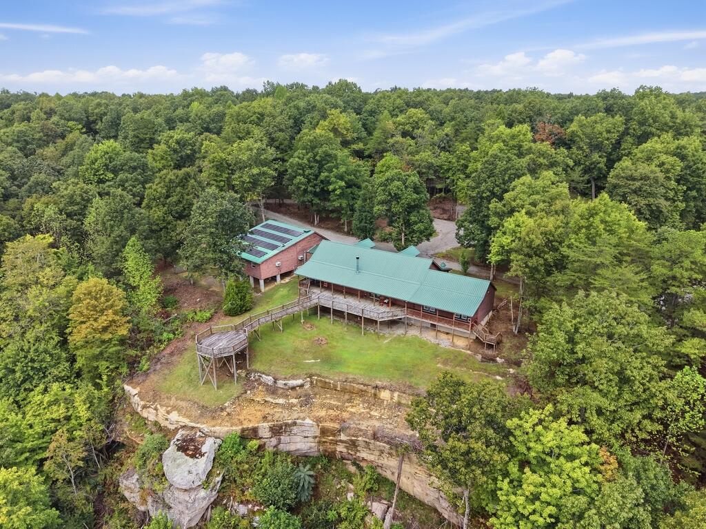 395 Hilltop Ln