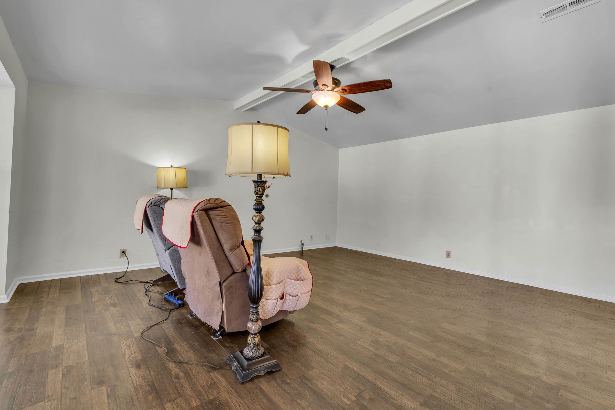 3035 Casa Dr
