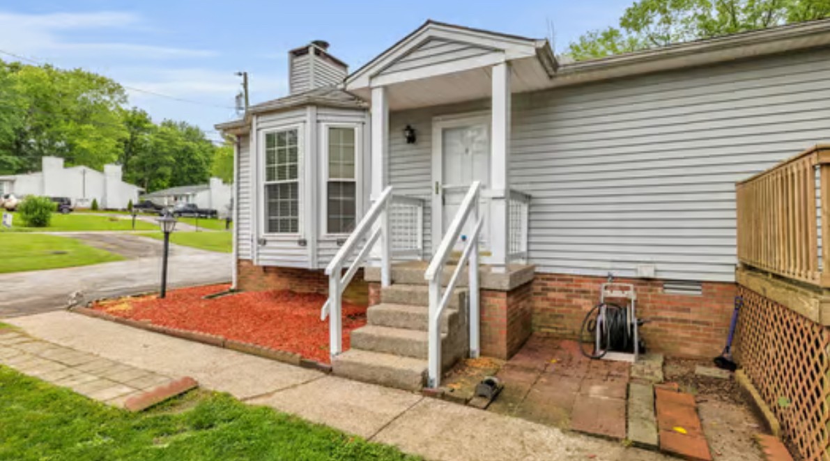 3035 Casa Dr