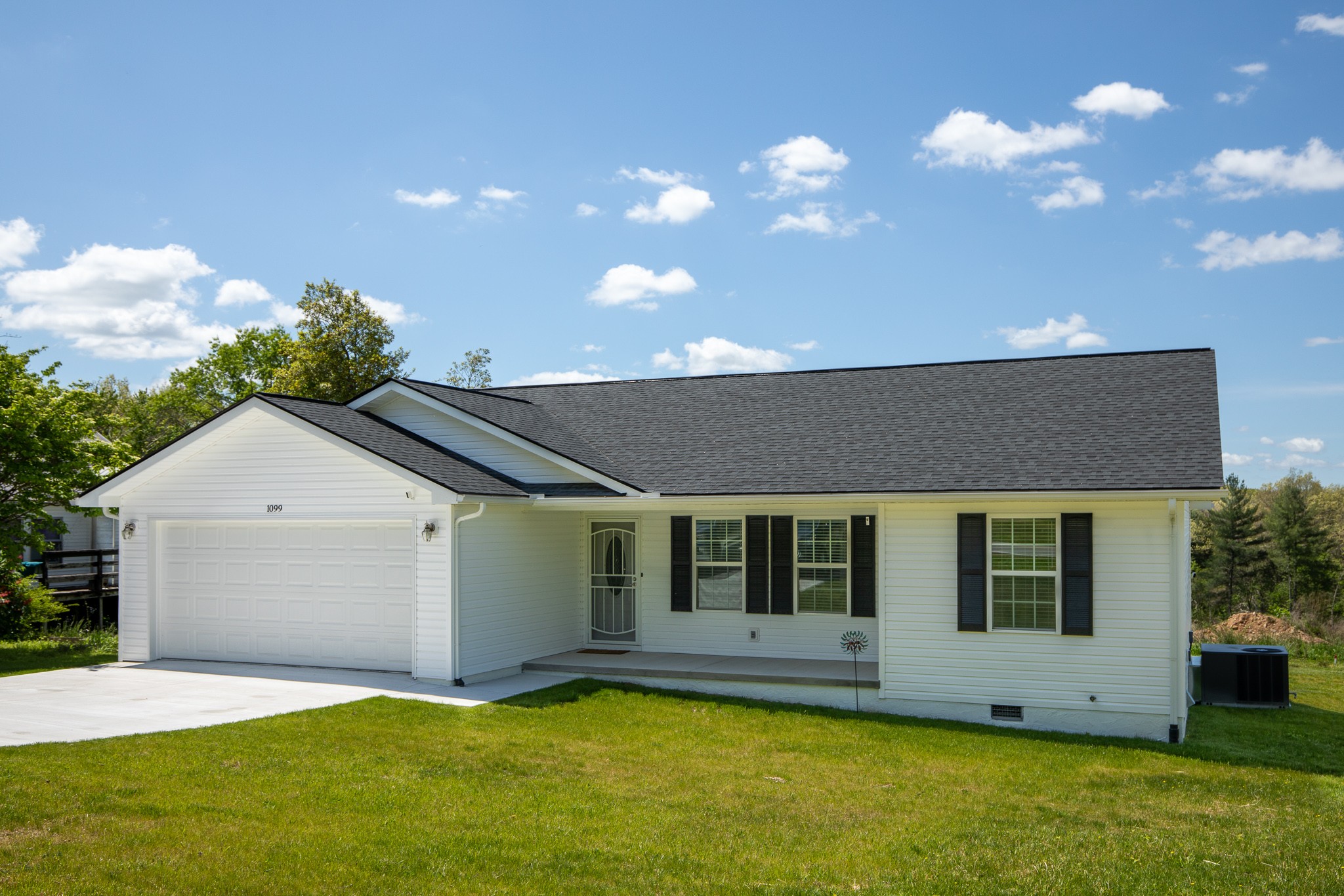 1099 Sparta Dr