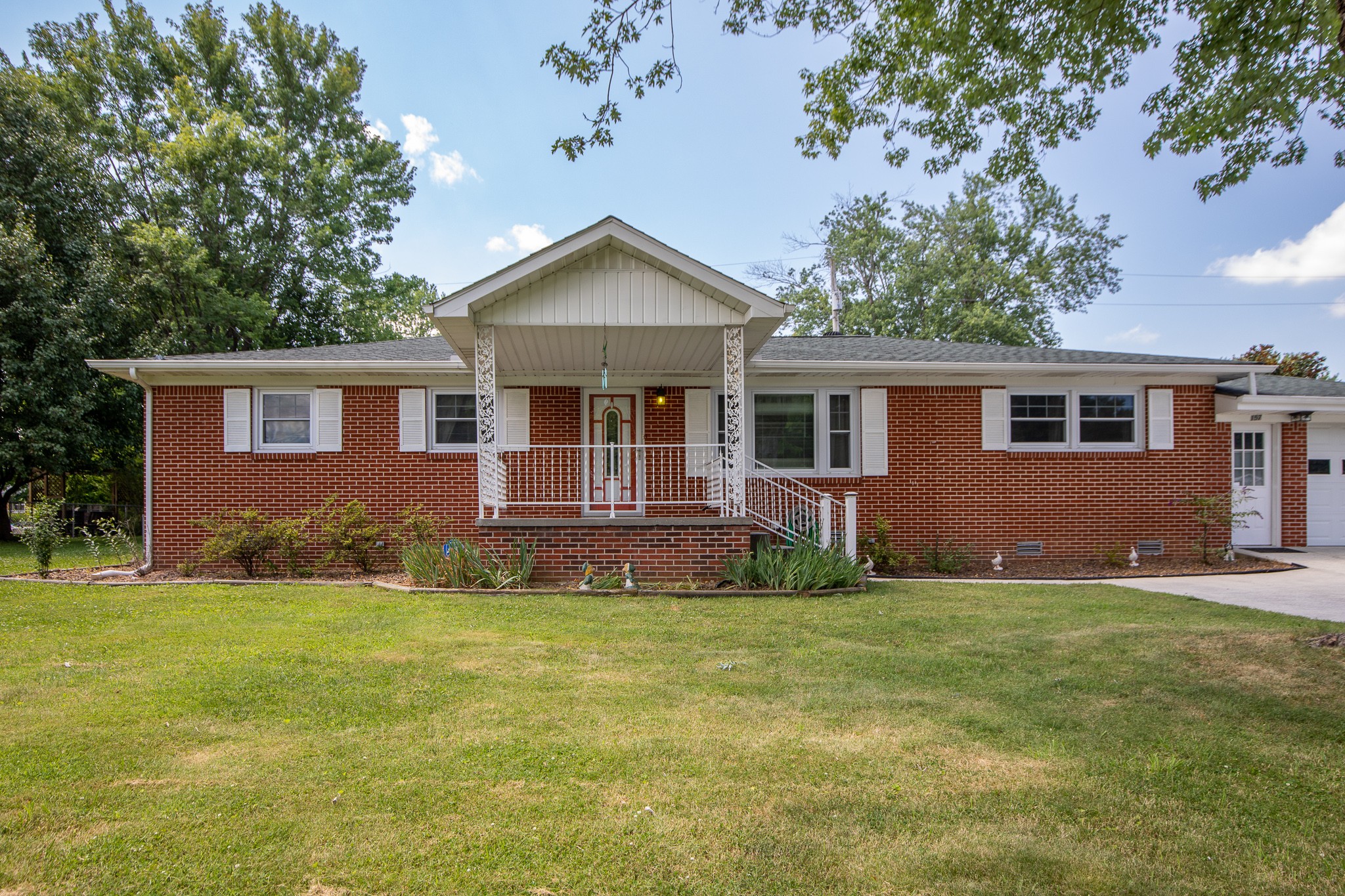 157 Joy Ln