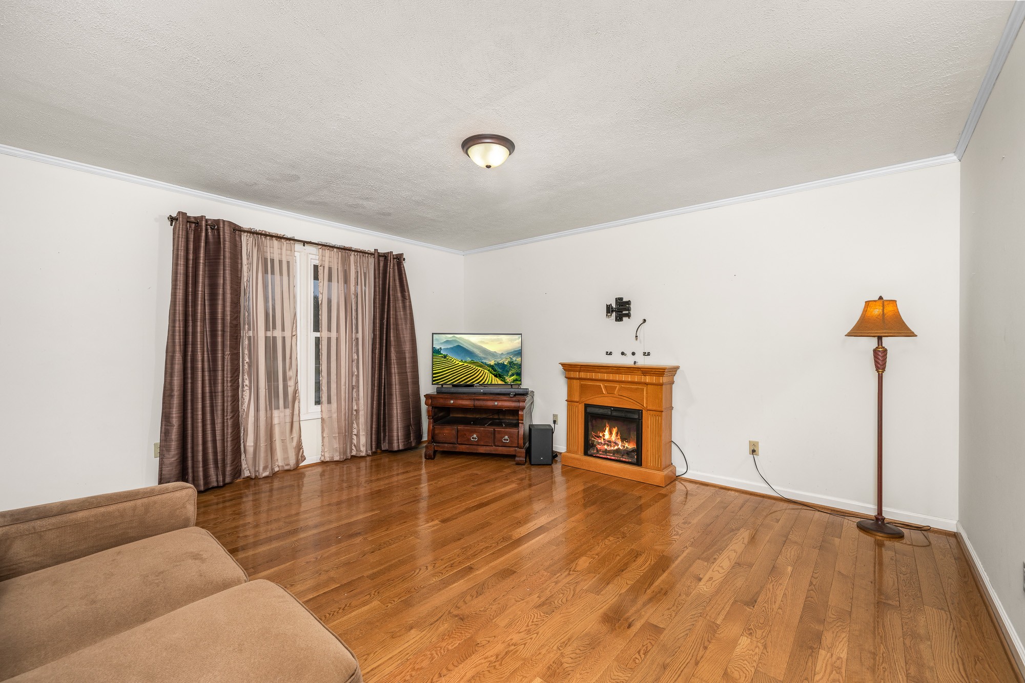 3539 Blackburn Hill Dr