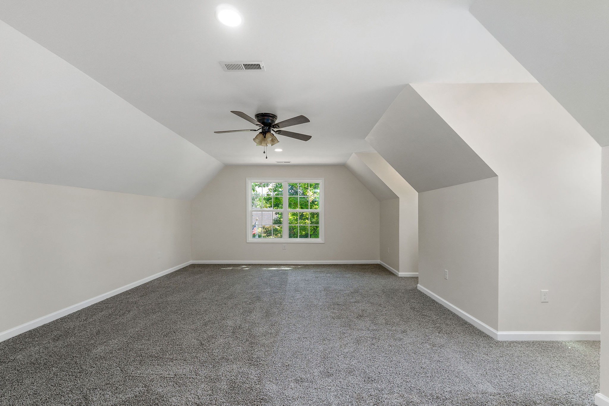 906 Franklin Ct