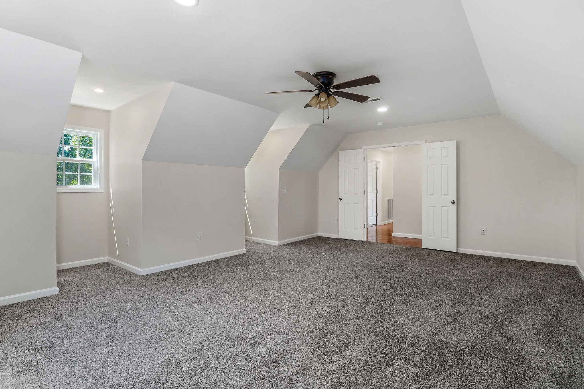 906 Franklin Ct