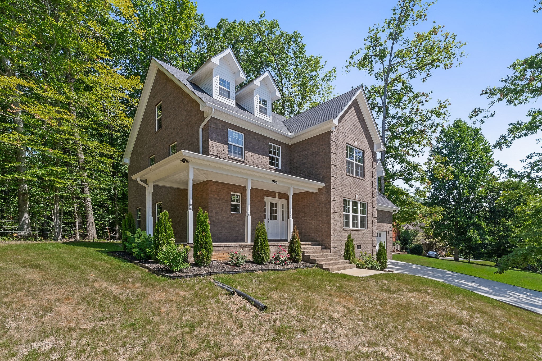 906 Franklin Ct