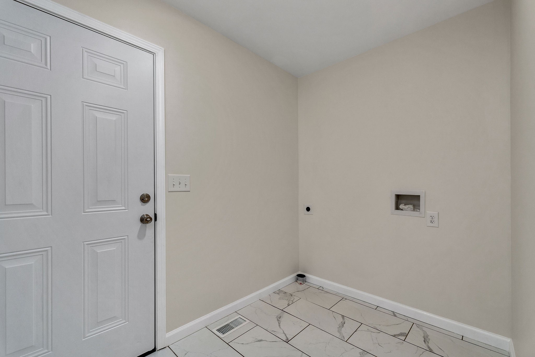 906 Franklin Ct