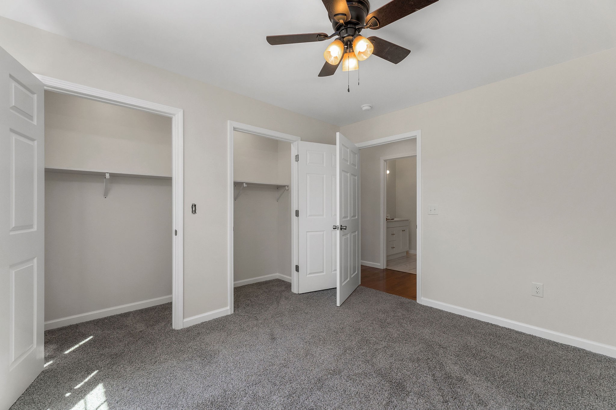 906 Franklin Ct