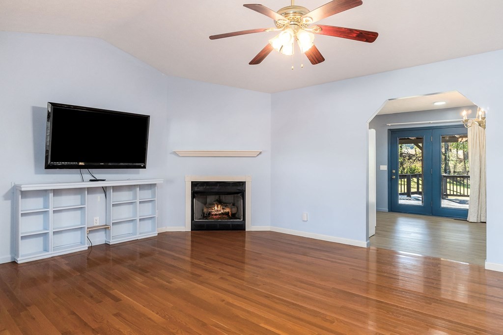 227 Prosperity Dr
