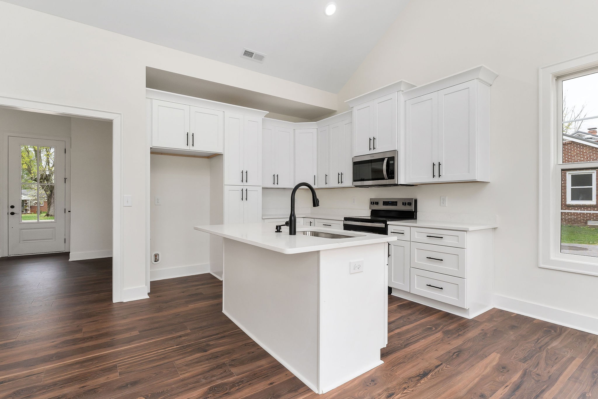 911 Faulkner Springs Rd