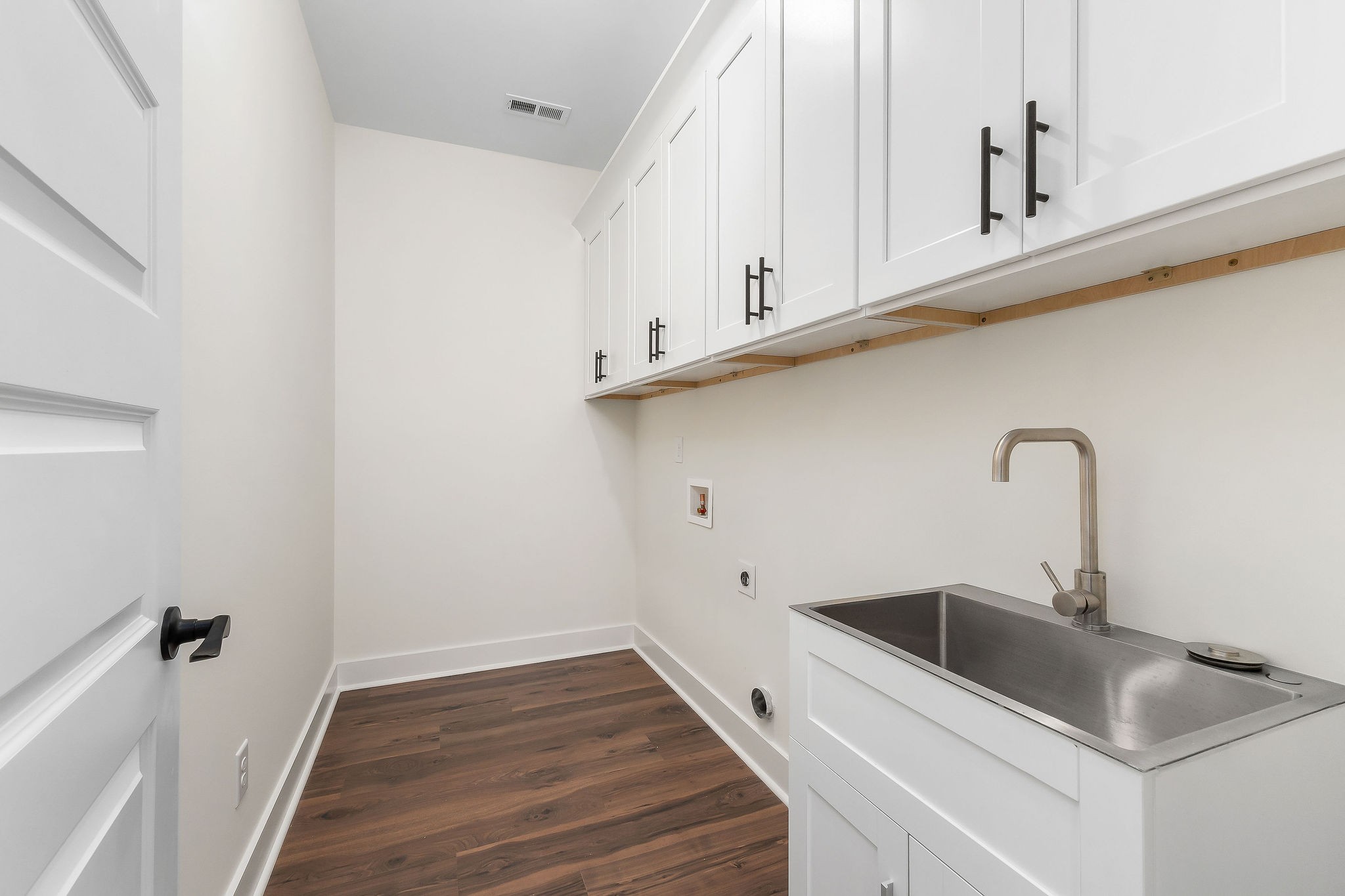 911 Faulkner Springs Rd