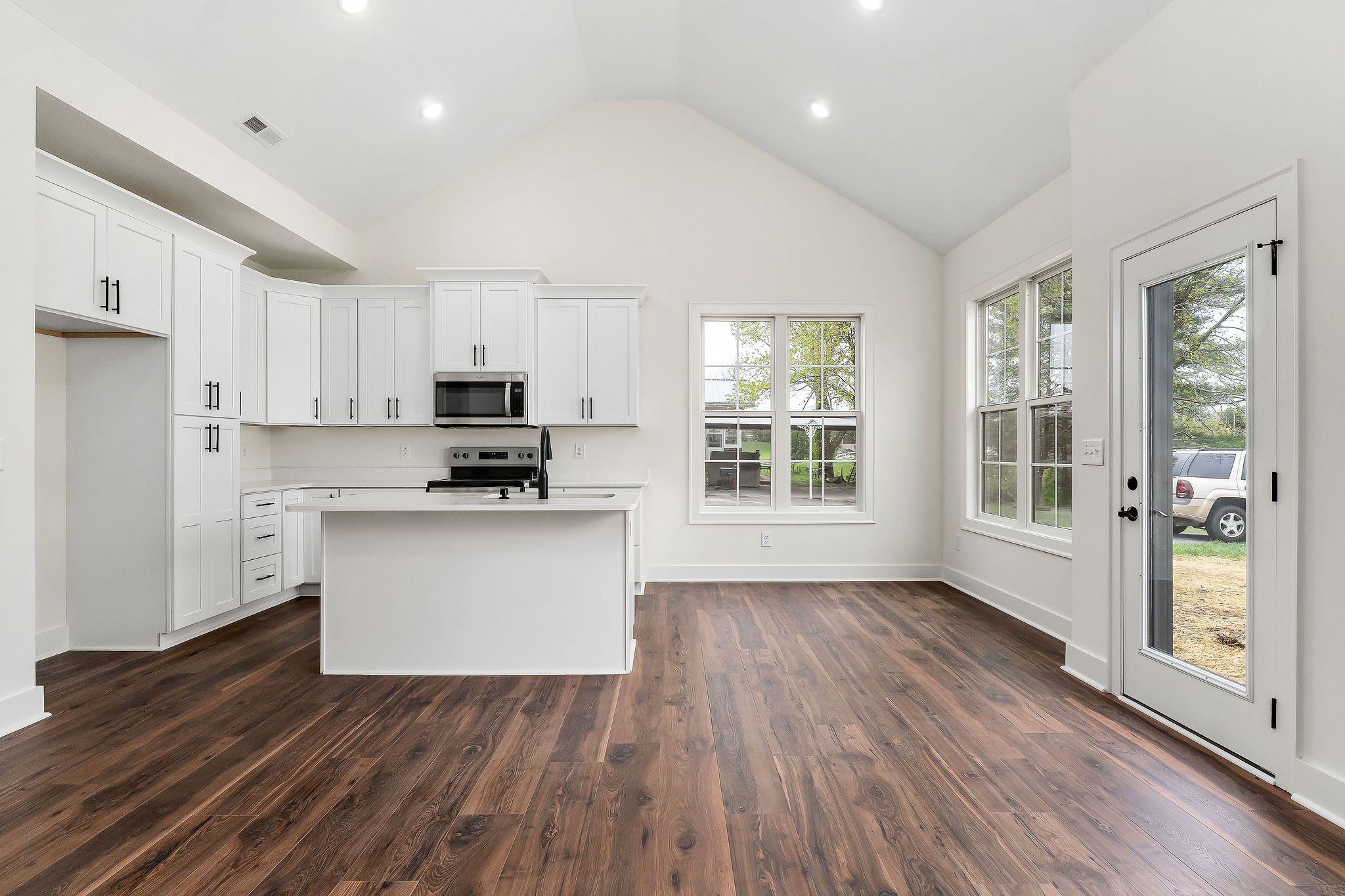 911 Faulkner Springs Rd