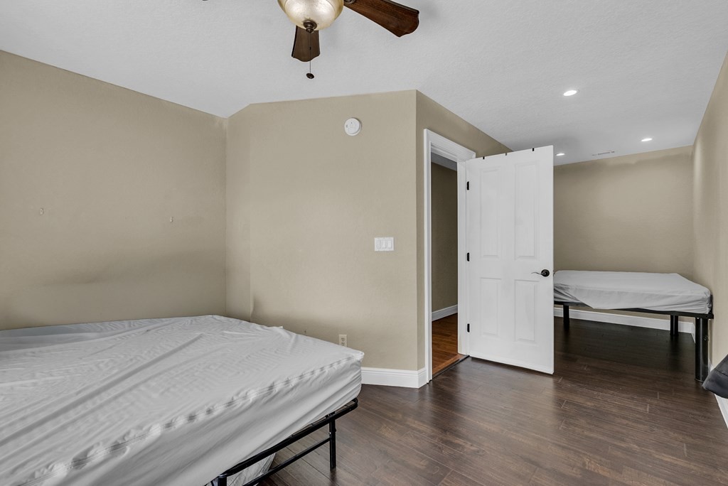 160 Eagles Bluff Cir