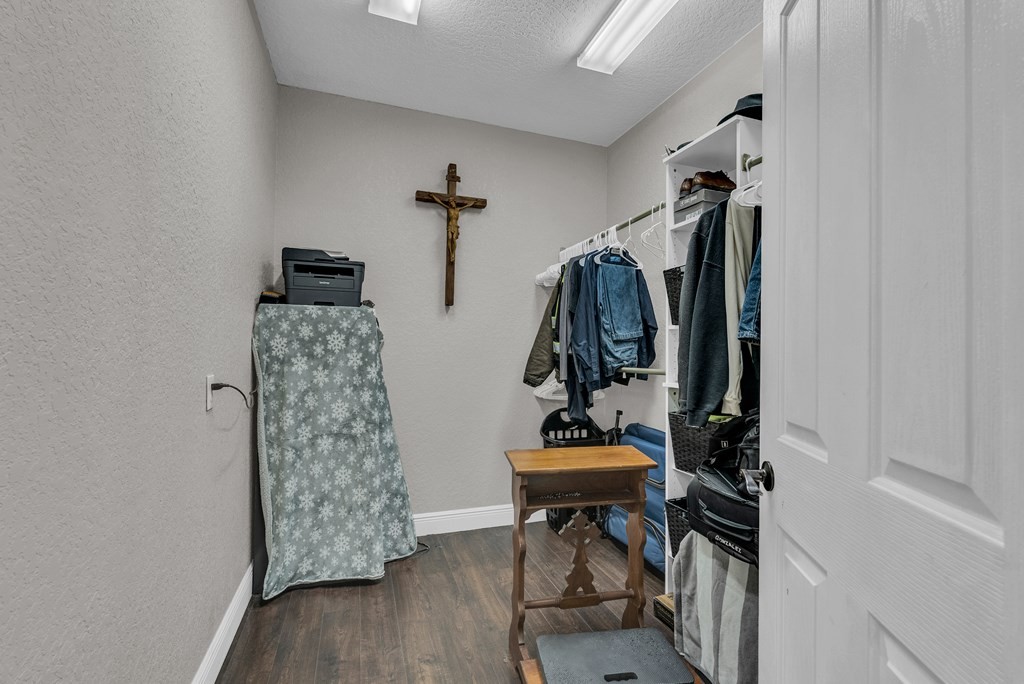 160 Eagles Bluff Cir