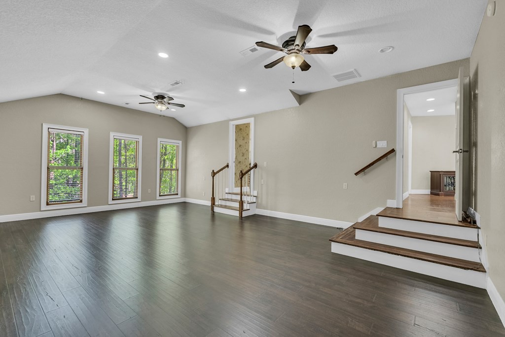 160 Eagles Bluff Cir