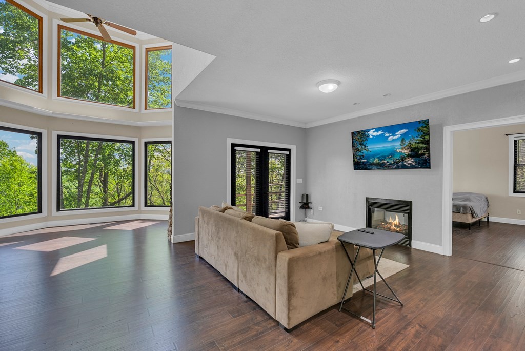 160 Eagles Bluff Cir