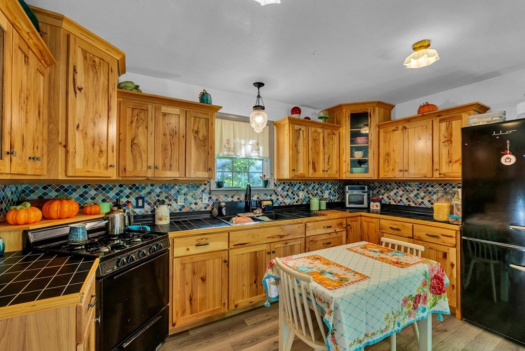 755 Woody Rd