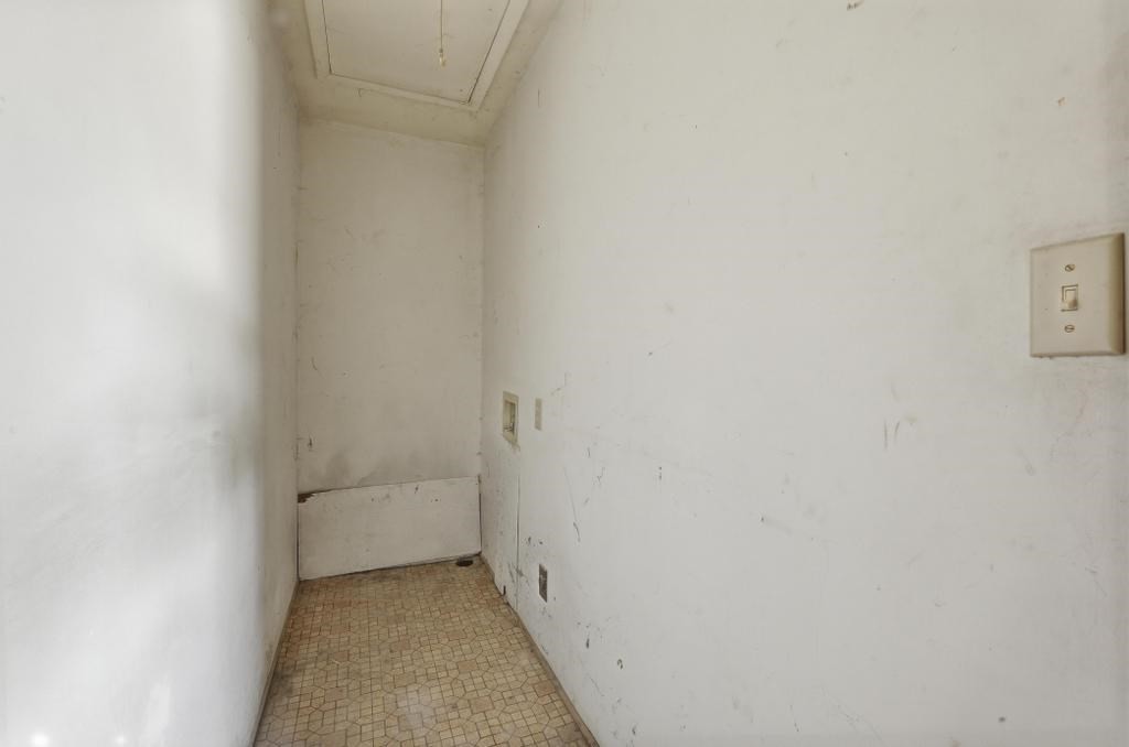 215 E Adams St