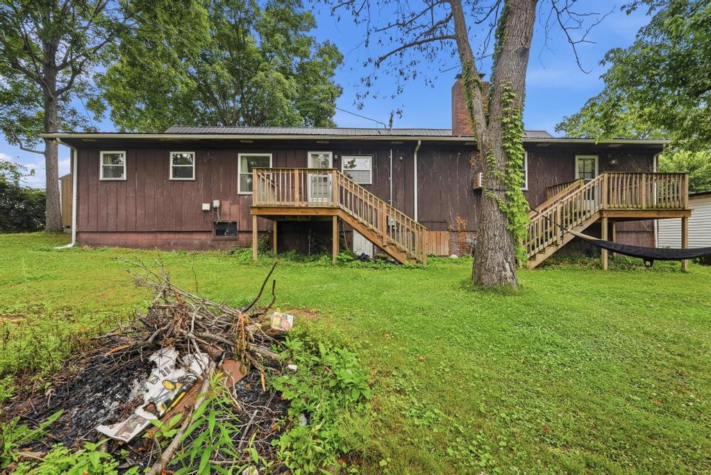 553 Lafayette Rd