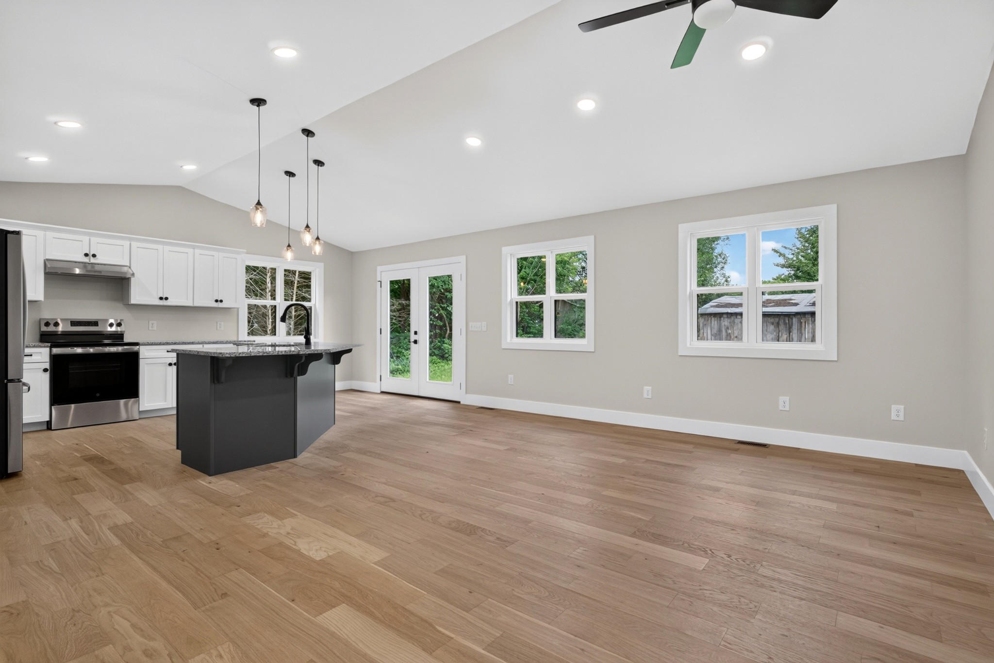 215 James Holman Rd