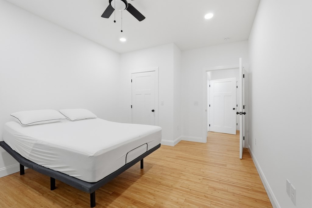 320 Christie Cir