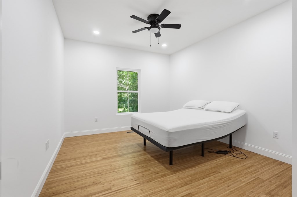 320 Christie Cir