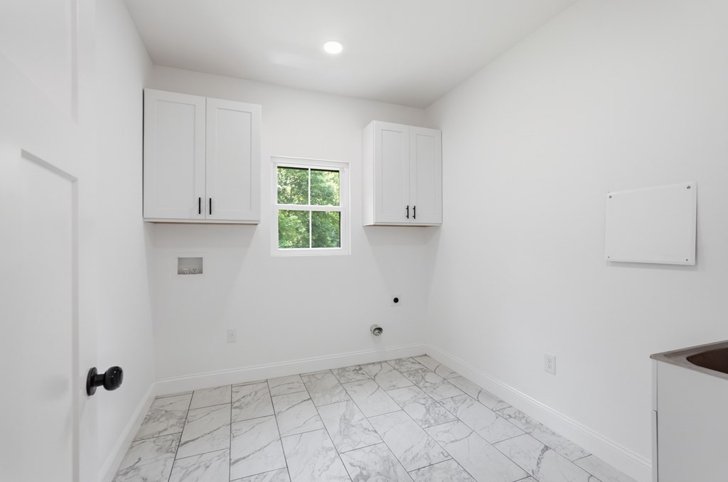 320 Christie Cir