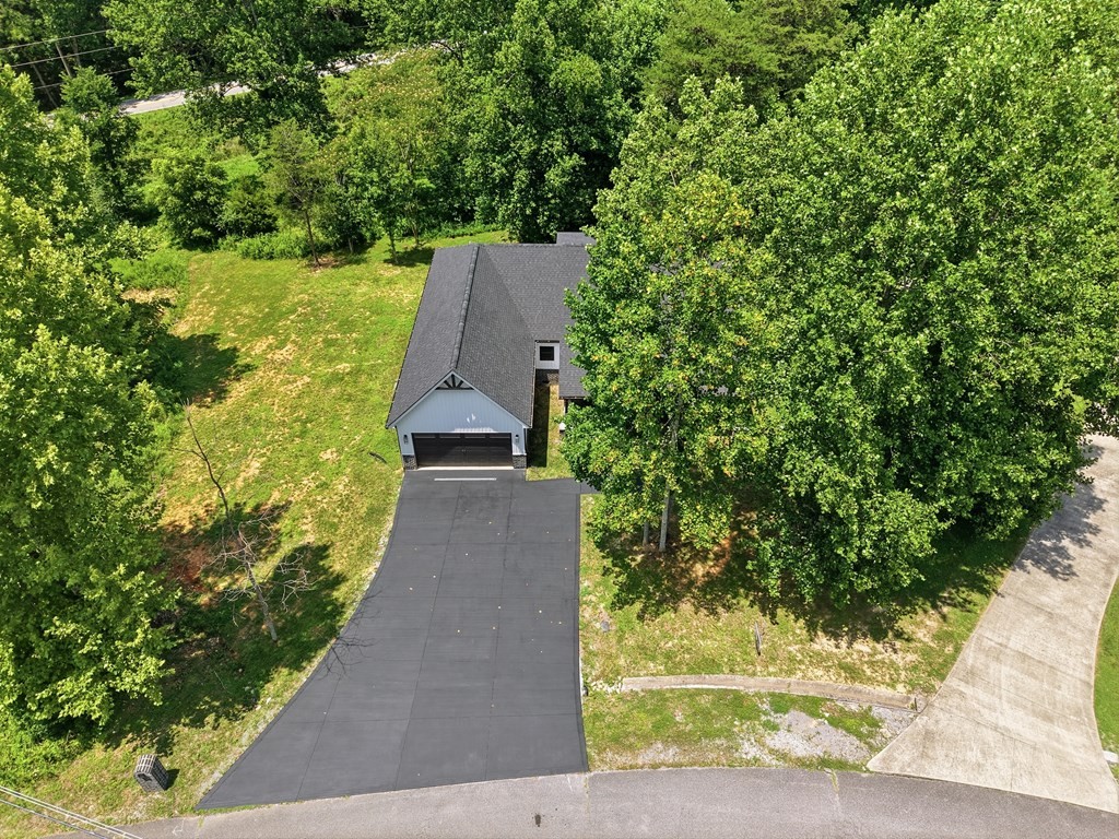 320 Christie Cir