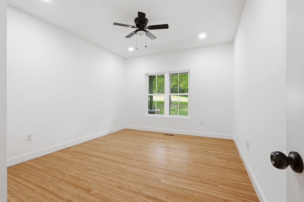 320 Christie Cir