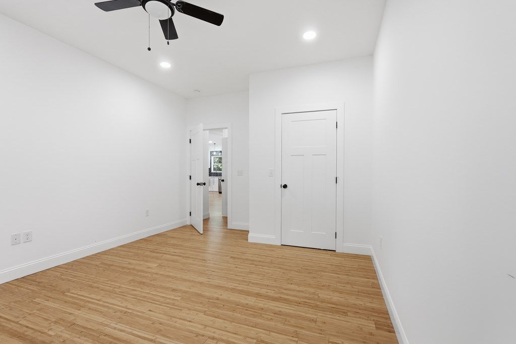 320 Christie Cir