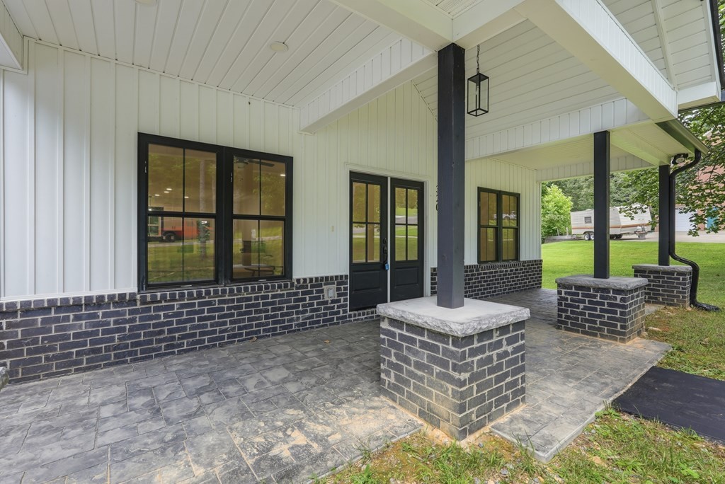 320 Christie Cir