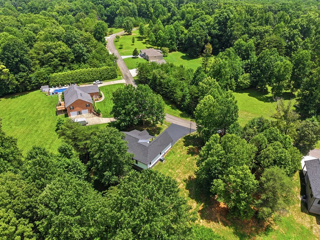 320 Christie Cir