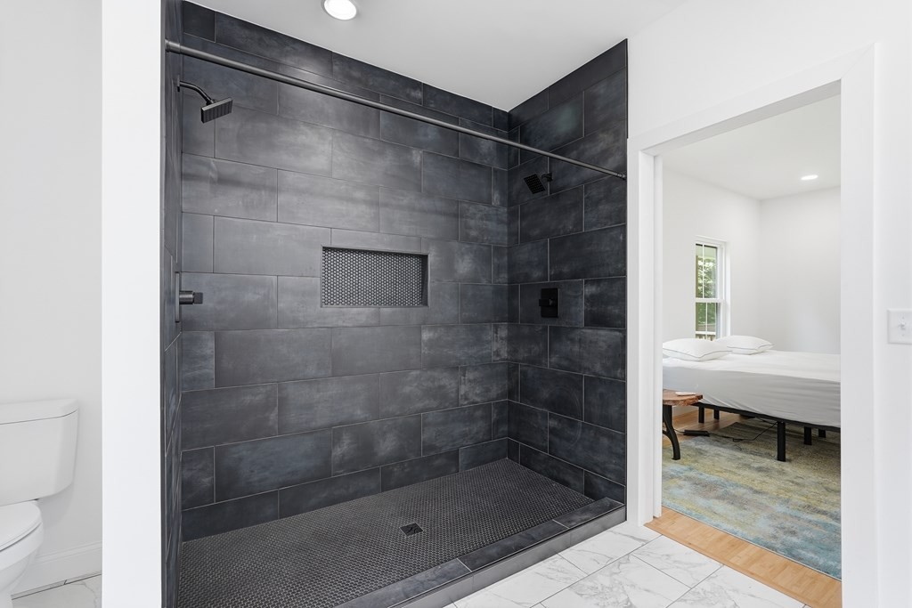 320 Christie Cir