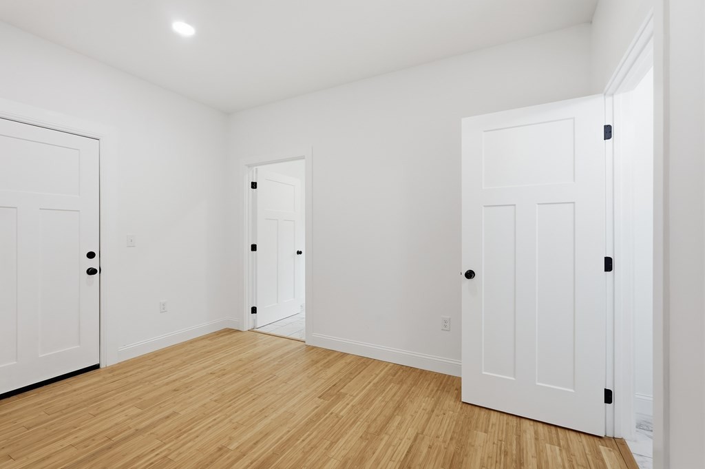 320 Christie Cir